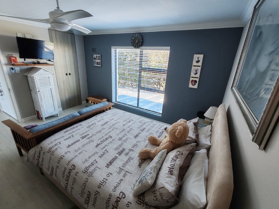 3 Bedroom Property for Sale in De Kelders Western Cape